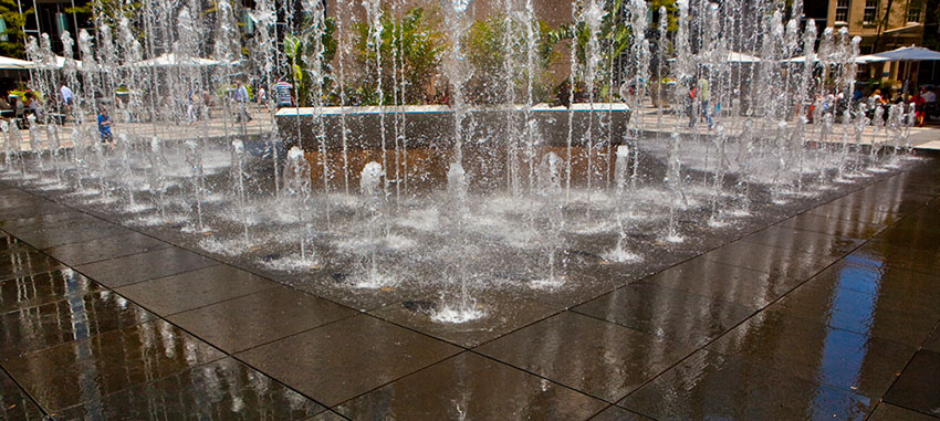 09 Fountain at PPG Plaza
